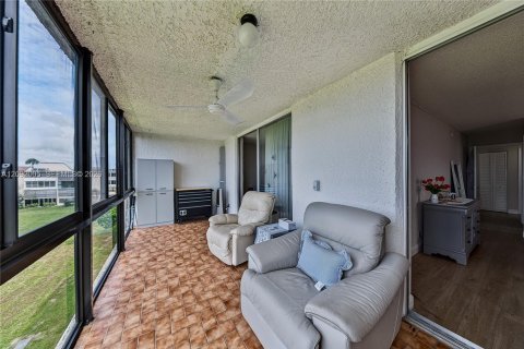 Condo in Margate, Florida, 2 bedrooms  № 2401436 - photo 19