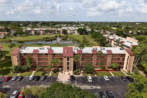 Condo in Margate, Florida, 2 bedrooms  № 2401436