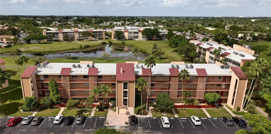 Condo in Margate, Florida, 2 bedrooms  № 2401436