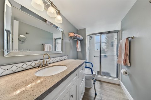 Condo in Margate, Florida, 2 bedrooms  № 2401436 - photo 25