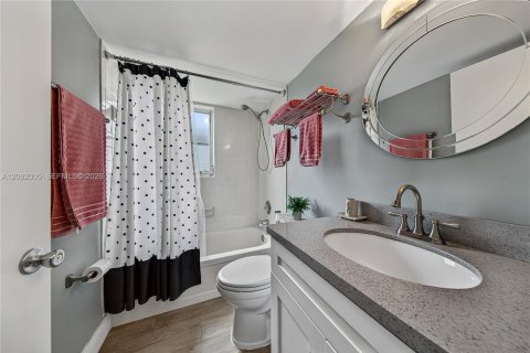 Condo in Margate, Florida, 2 bedrooms  № 2401436 - photo 28