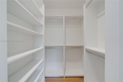 Villa ou maison à louer à Pinecrest, Floride: 4 chambres, 179.95 m2 № 2025363 - photo 13