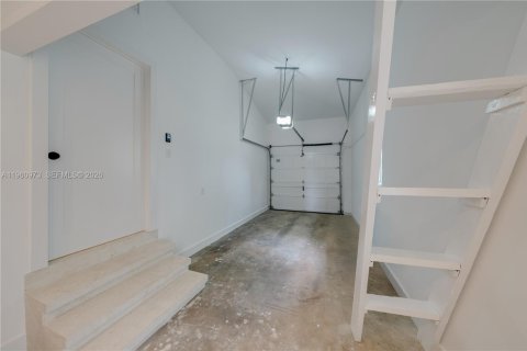 Villa ou maison à louer à Pinecrest, Floride: 4 chambres, 179.95 m2 № 2025363 - photo 23