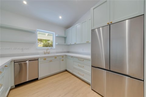 Villa ou maison à louer à Pinecrest, Floride: 4 chambres, 179.95 m2 № 2025363 - photo 4