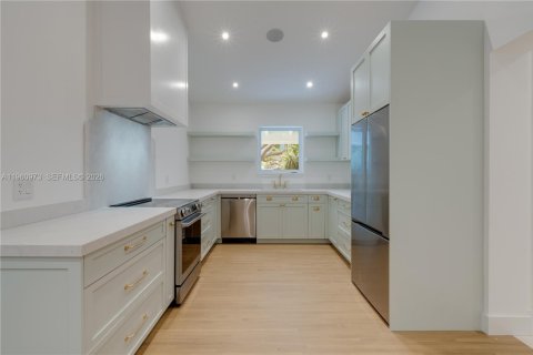 Villa ou maison à louer à Pinecrest, Floride: 4 chambres, 179.95 m2 № 2025363 - photo 5