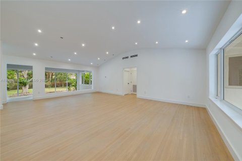 Villa ou maison à louer à Pinecrest, Floride: 4 chambres, 179.95 m2 № 2025363 - photo 8