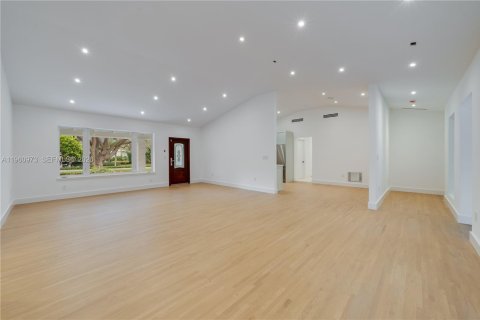 Villa ou maison à louer à Pinecrest, Floride: 4 chambres, 179.95 m2 № 2025363 - photo 7