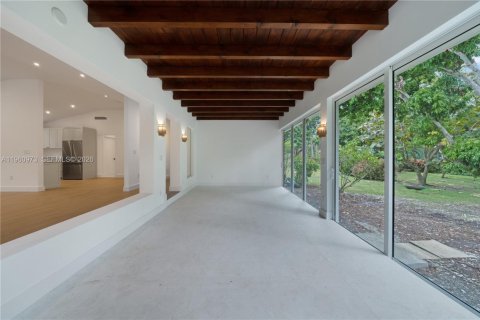 Villa ou maison à louer à Pinecrest, Floride: 4 chambres, 179.95 m2 № 2025363 - photo 9