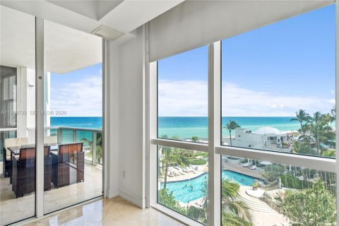 Condominio en alquiler en Sunny Isles Beach, Florida, 2 dormitorios, 125.23 m2 № 2030631 - foto 17