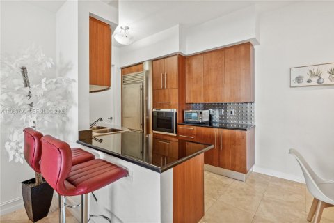 Condominio en alquiler en Sunny Isles Beach, Florida, 2 dormitorios, 125.23 m2 № 2030631 - foto 8