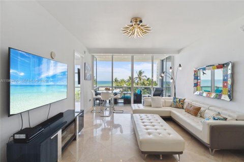 Condominio en alquiler en Sunny Isles Beach, Florida, 2 dormitorios, 125.23 m2 № 2030631 - foto 4