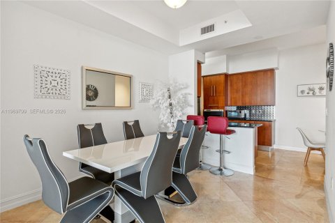 Condominio en alquiler en Sunny Isles Beach, Florida, 2 dormitorios, 125.23 m2 № 2030631 - foto 9