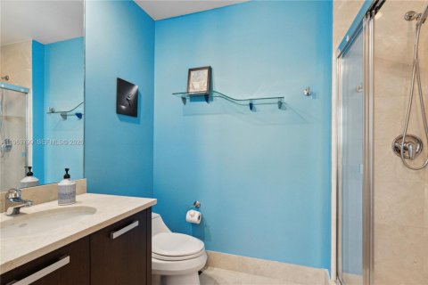 Condominio en alquiler en Sunny Isles Beach, Florida, 2 dormitorios, 125.23 m2 № 2030631 - foto 12