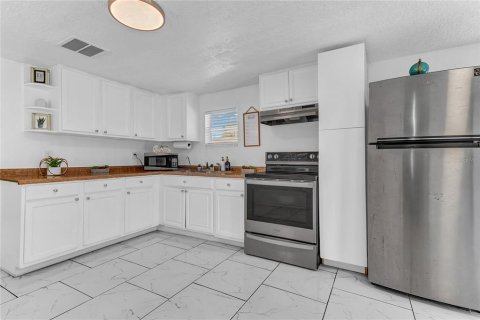 House in Apopka, Florida 3 bedrooms, 93.65 sq.m. № 1854465 - photo 16