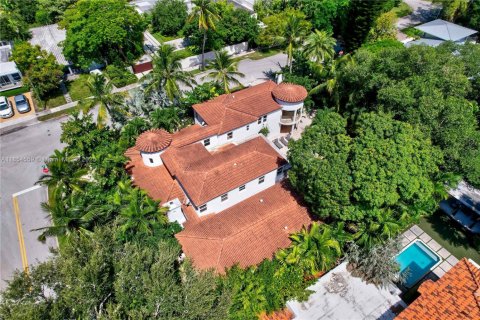 Casa en venta en Miami, Florida, 7 dormitorios, 584.17 m2 № 1878352 - foto 3
