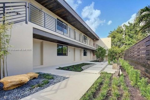 Apartamento en alquiler en Oakland Park, Florida, 1 dormitorio, 65.03 m2 № 1976066 - foto 2