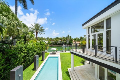 House in Miami Beach, Florida 5 bedrooms, 621.33 sq.m. № 1788766 - photo 7