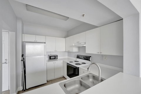 Condo in Fort Lauderdale, Florida, 1 bedroom  № 2187628 - photo 13