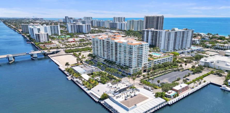 Condo in Fort Lauderdale, Florida, 1 bedroom  № 2187628