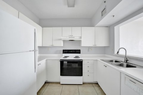 Condo in Fort Lauderdale, Florida, 1 bedroom  № 2187628 - photo 8