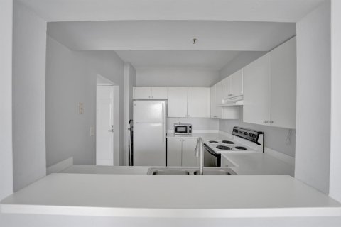 Condo in Fort Lauderdale, Florida, 1 bedroom  № 2187628 - photo 14