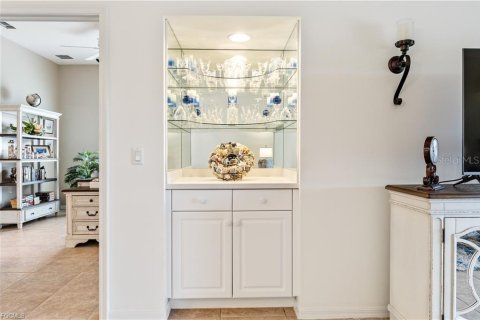 Condo in Fort Myers, Florida, 2 bedrooms  № 2231195 - photo 10