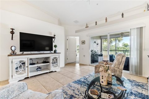 Condo in Fort Myers, Florida, 2 bedrooms  № 2231195 - photo 7