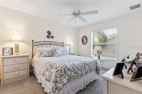 Condo in Fort Myers, Florida, 2 bedrooms  № 2231195 - photo 23