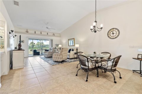 Condo in Fort Myers, Florida, 2 bedrooms  № 2231195 - photo 4