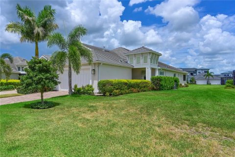 House in Bradenton, Florida 2 bedrooms, 146.32 sq.m. № 2329769