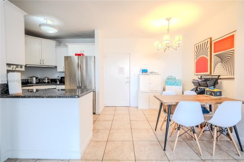 Condo in Miami Beach, Florida, 3 bedrooms № 2080115 - photo 10
