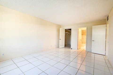 Condo in Boca Raton, Florida, 2 bedrooms № 2078421 - photo 18