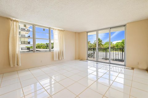 Condo in Boca Raton, Florida, 2 bedrooms № 2078421 - photo 3