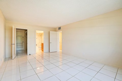 Condo in Boca Raton, Florida, 2 bedrooms № 2078421 - photo 19