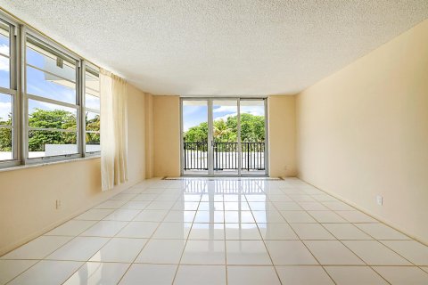 Condo in Boca Raton, Florida, 2 bedrooms № 2078421 - photo 6