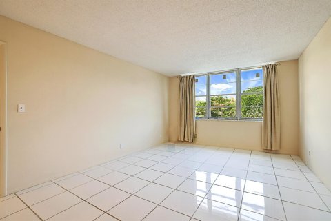Condo in Boca Raton, Florida, 2 bedrooms № 2078421 - photo 16