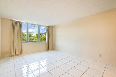 Condo in Boca Raton, Florida, 2 bedrooms № 2078421 - photo 17