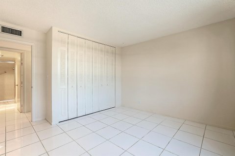 Condo in Boca Raton, Florida, 2 bedrooms № 2078421 - photo 27