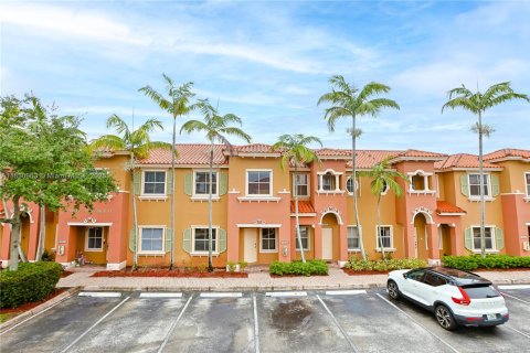 Adosado en venta en Pembroke Pines, Florida, 2 dormitorios, 108.7 m2 № 1807180 - foto 5