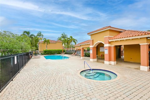 Adosado en venta en Pembroke Pines, Florida, 2 dormitorios, 108.7 m2 № 1807180 - foto 27