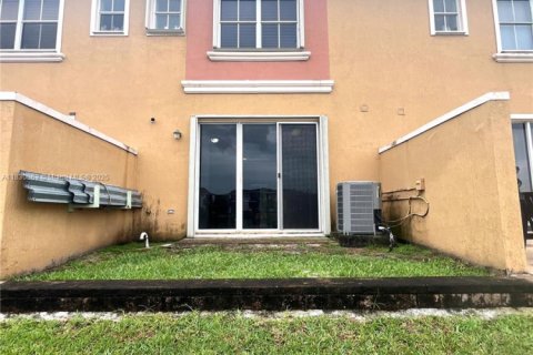Adosado en venta en Pembroke Pines, Florida, 2 dormitorios, 108.7 m2 № 1807180 - foto 25
