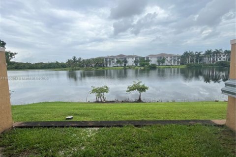 Adosado en venta en Pembroke Pines, Florida, 2 dormitorios, 108.7 m2 № 1807180 - foto 26