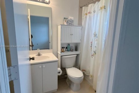 Adosado en venta en Pembroke Pines, Florida, 2 dormitorios, 108.7 m2 № 1807180 - foto 20