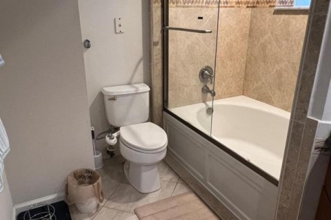 Condo in North Miami Beach, Florida, 3 bedrooms № 2082273 - photo 11