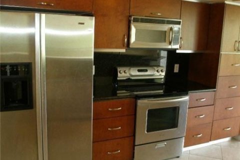 Condo in North Miami Beach, Florida, 3 bedrooms № 2082273 - photo 6