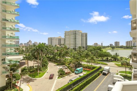 Condo in Aventura, Florida, 3 bedrooms in LANDMARK  № 1840735 - photo 30