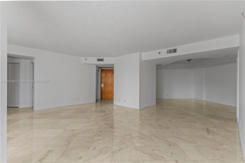 Condo in Aventura, Florida, 3 bedrooms in LANDMARK  № 1840735 - photo 12