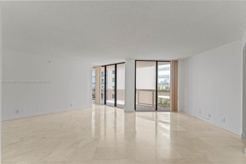 Condo in Aventura, Florida, 3 bedrooms in LANDMARK  № 1840735 - photo 5