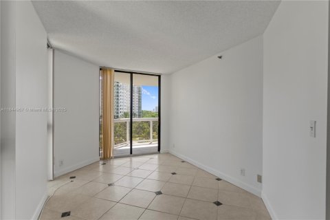 Condo in Aventura, Florida, 3 bedrooms in LANDMARK  № 1840735 - photo 28