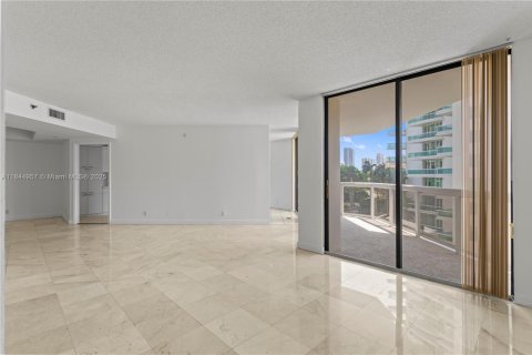 Condo in Aventura, Florida, 3 bedrooms in LANDMARK  № 1840735 - photo 6